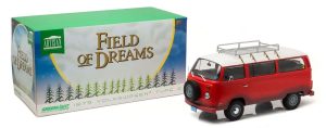 Greenlight Artisan Field of Dreams 1973 Volkswagen Type 2 1/18