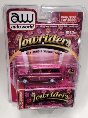 AW Auto World Lowriders 1965 Chevrolet Suburban 1/64
