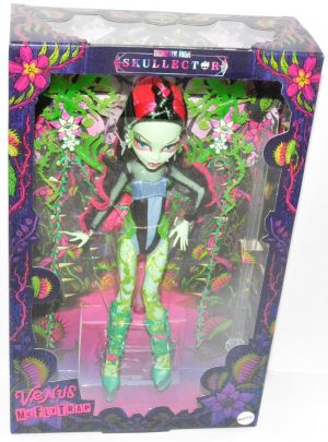 Monster High Skullector Venus McFlytrap Doll